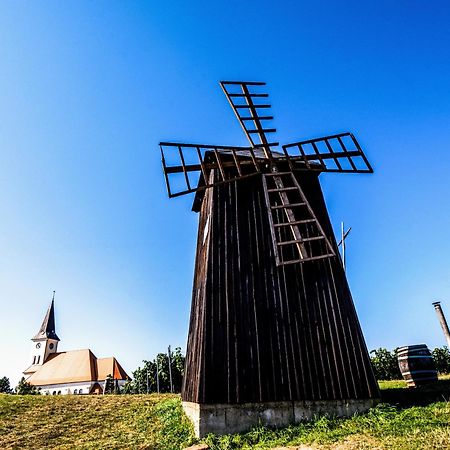Penzion U Tri Ruzi Vrbice Luaran gambar